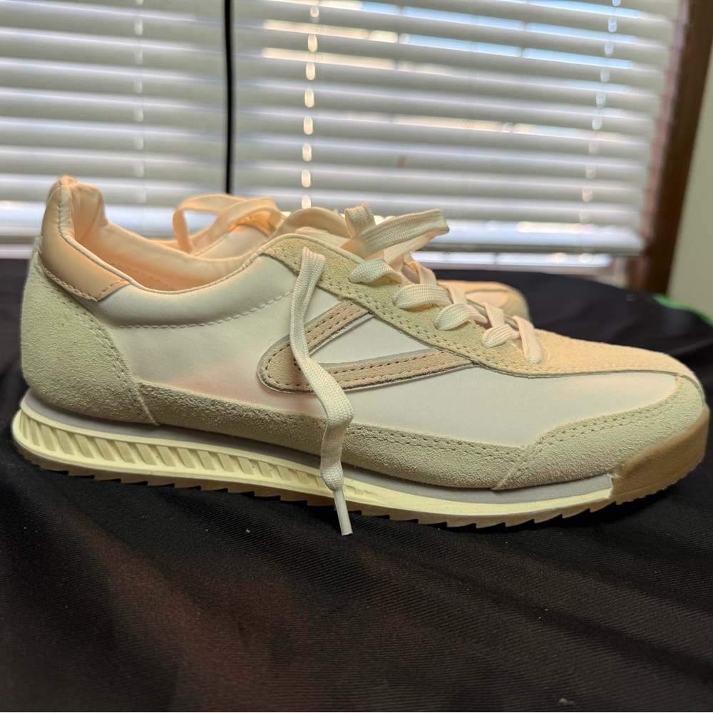 Tretorn Women's Cream Sneakers - Picture 1 of 7